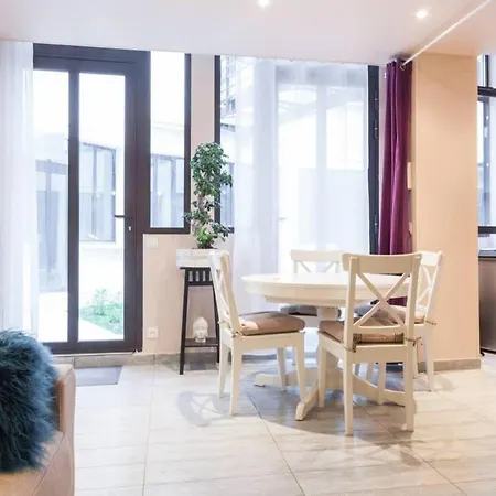 Cosy Flat In The Heart Of * Parijs